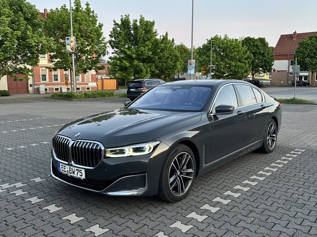 BMW 750d xDrive delivered to Germany